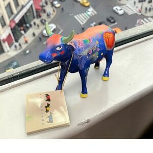 Cow Parade Big Apple Cow Figurine, Westland Giftware, Collectible #9163, No Box